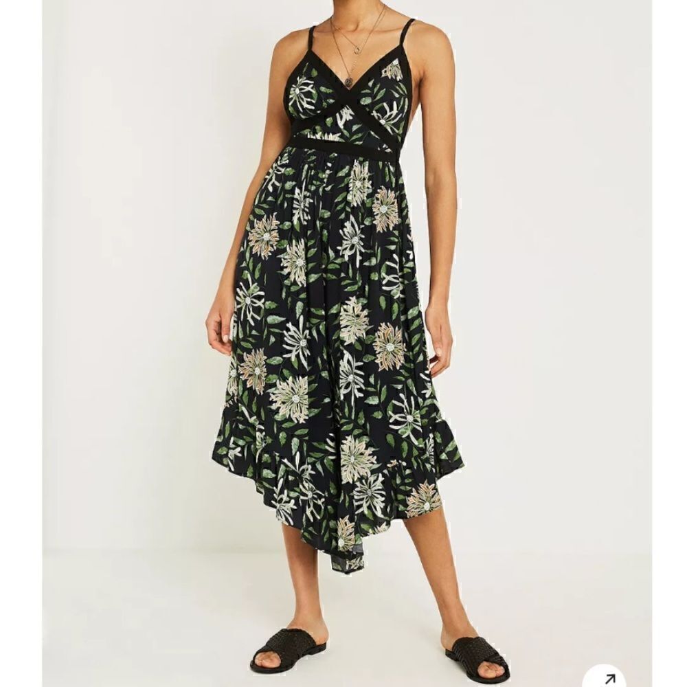 Urban Outfitters Strappy Back Floral Wide Leg Jumpsuit - Picture 2 of 14